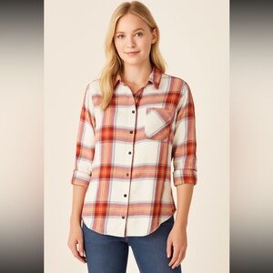 Magellan Outdoors Women’s Plaid Button Down Shirt Size Large Classic Fit